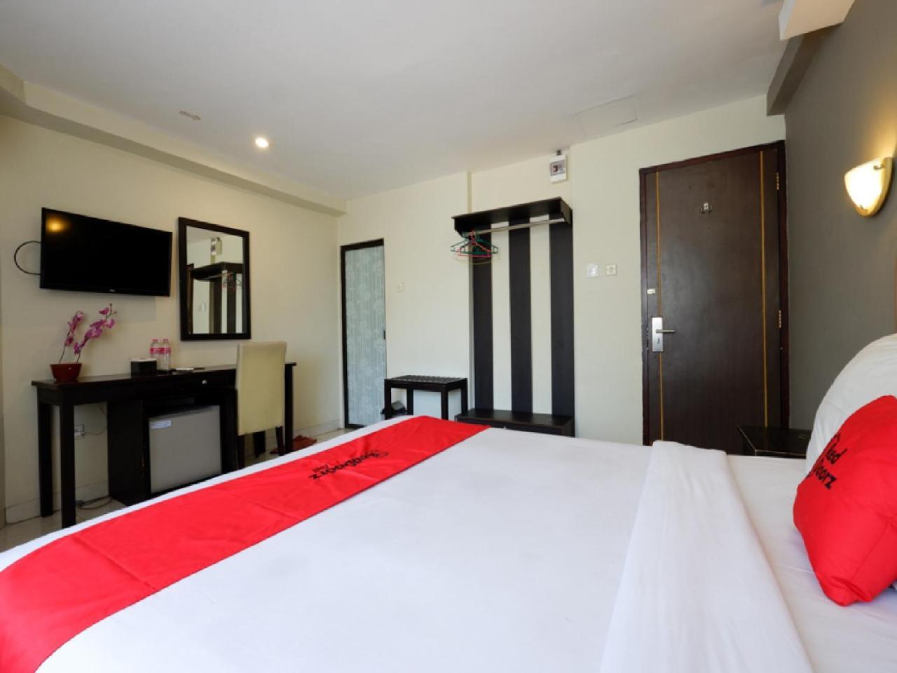 Reddoorz Plus @ Singosari Raya Semarang Exterior photo
